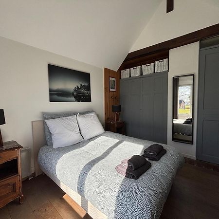 Maison De Campagne Lumineuse Spacieuse Dans Impasse Au Calme A Proximite D'Un Chateau Deux Verandas Grand Jardin Cabane Pour Velos, Pres Port En Bessin Et Bayeux, Proche Plages Du Debarquement Commes Exterior foto
