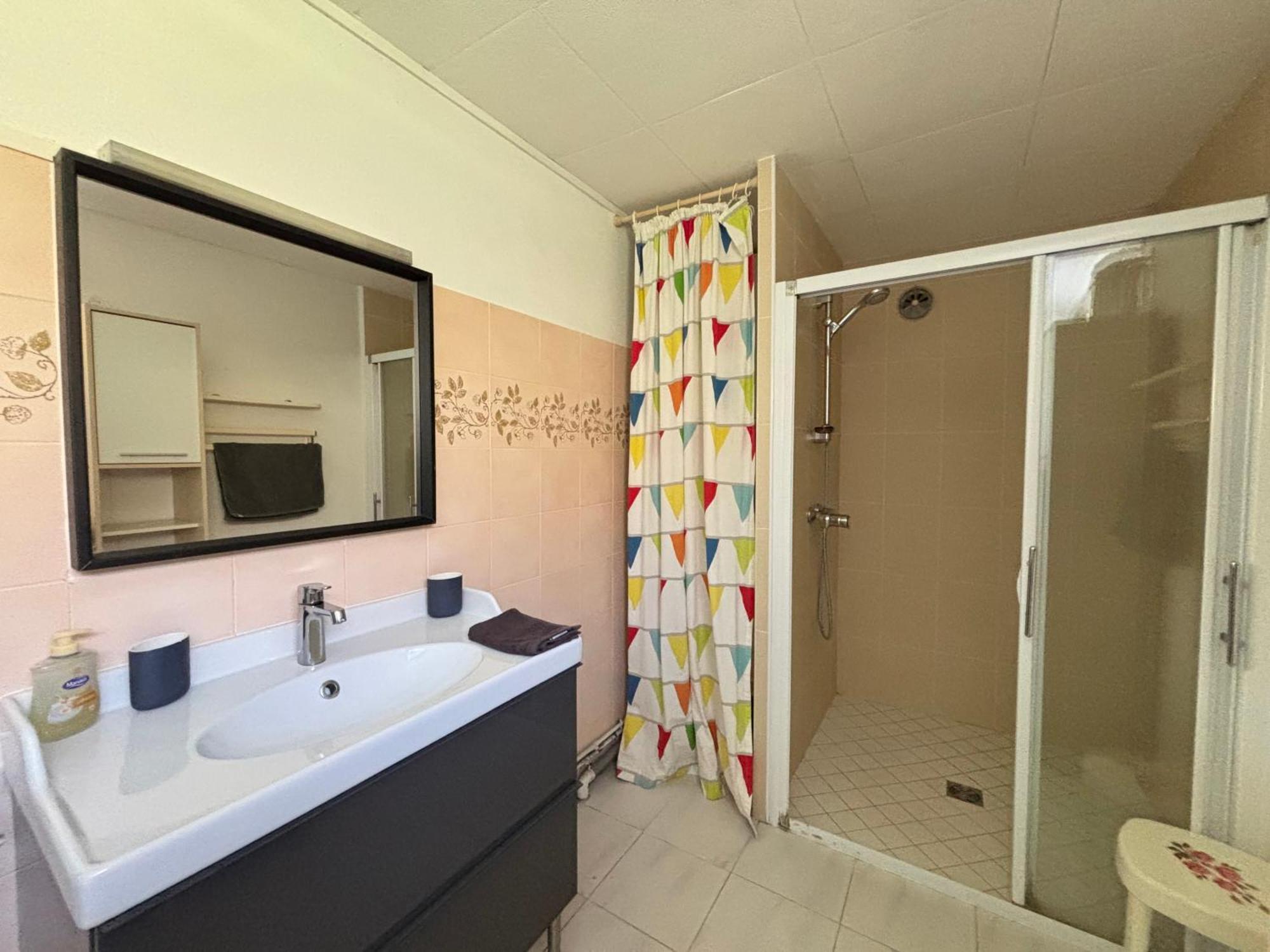 Maison De Campagne Lumineuse Spacieuse Dans Impasse Au Calme A Proximite D'Un Chateau Deux Verandas Grand Jardin Cabane Pour Velos, Pres Port En Bessin Et Bayeux, Proche Plages Du Debarquement Commes Exterior foto
