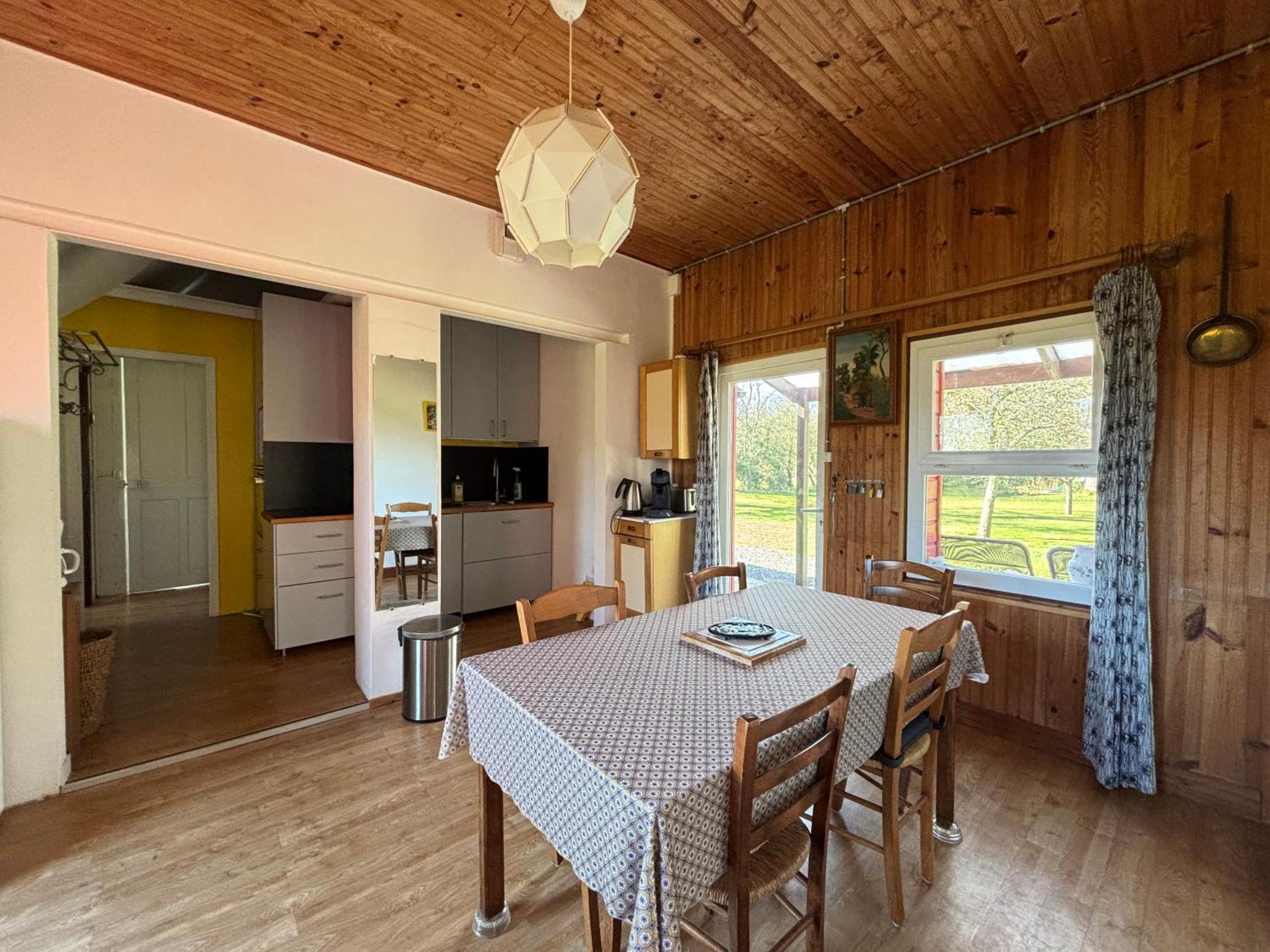 Maison De Campagne Lumineuse Spacieuse Dans Impasse Au Calme A Proximite D'Un Chateau Deux Verandas Grand Jardin Cabane Pour Velos, Pres Port En Bessin Et Bayeux, Proche Plages Du Debarquement Commes Exterior foto
