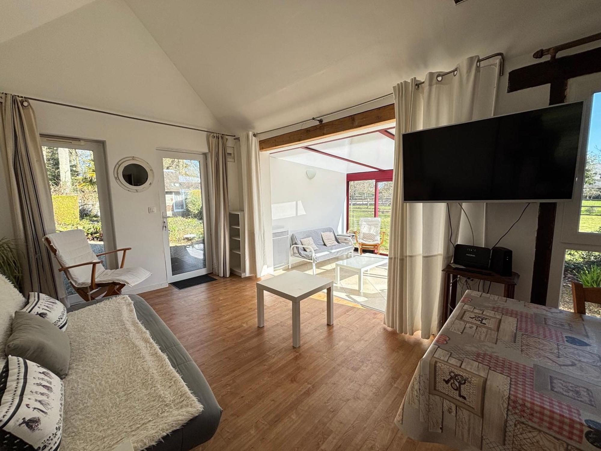 Maison De Campagne Lumineuse Spacieuse Dans Impasse Au Calme A Proximite D'Un Chateau Deux Verandas Grand Jardin Cabane Pour Velos, Pres Port En Bessin Et Bayeux, Proche Plages Du Debarquement Commes Exterior foto
